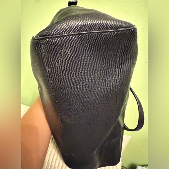 Guess Black Handbag with Gold Details - Picture 5 of 12